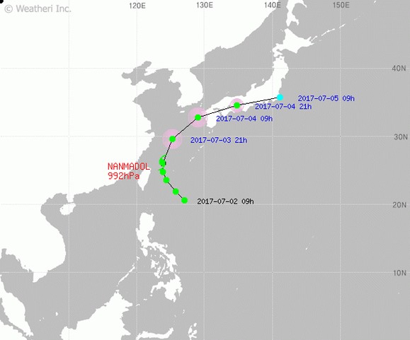 제 3호 태풍 난마돌의 진로도 입니다. 최신발표시각은 2017년 07월 03일 10시이며, 타이완 타이베이 동북동쪽 약 270 km 부근 해상에 위치합니다.